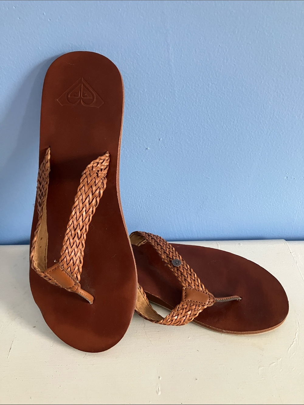 Roxy Women’s Brown Leather Braided Flip Flop Sandals - 8